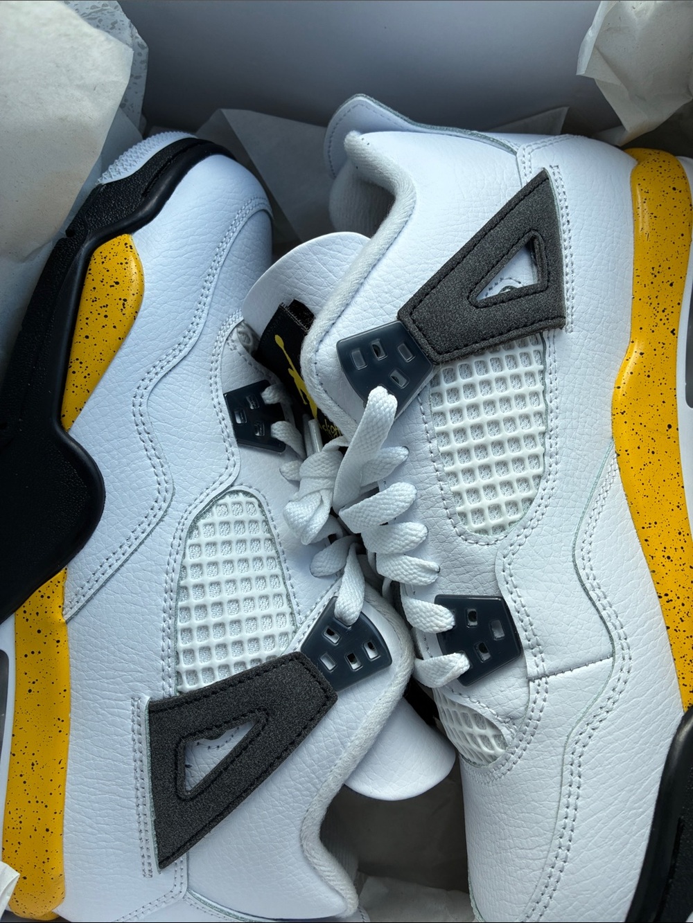 Jordan Kids White & Yellow Retro 4-Inspired Basketball Sneakers